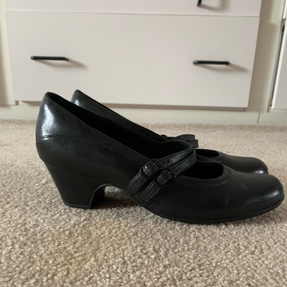 Clark’s pumps